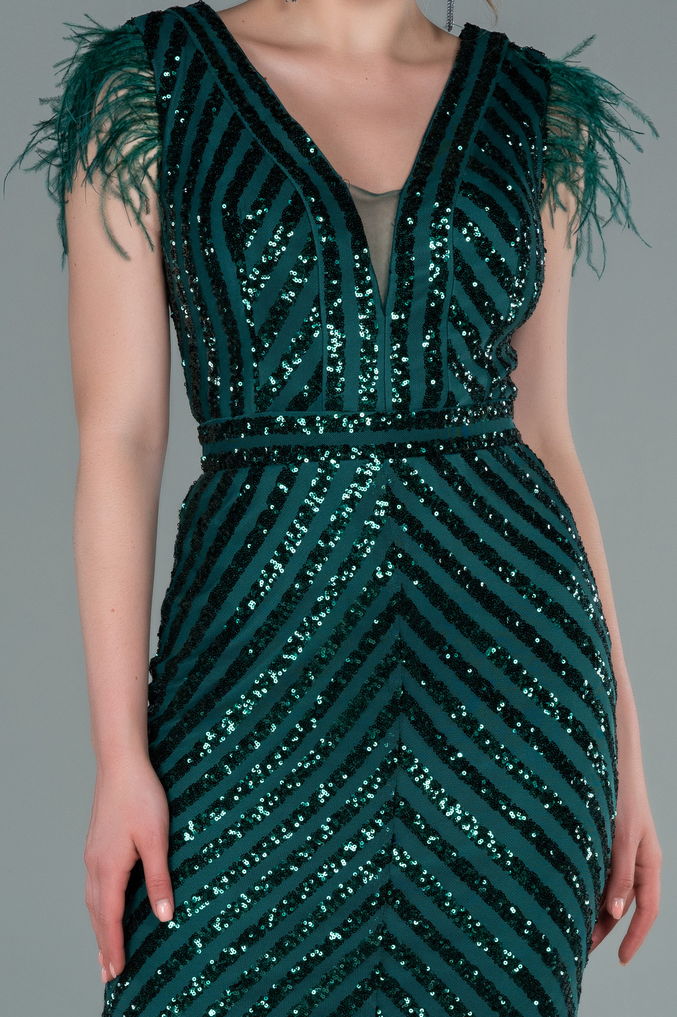 Zümrüt Yeşili Uzun Pul İşlemeli Otrişli Abiye Elbise ABU881 - Görsel 3