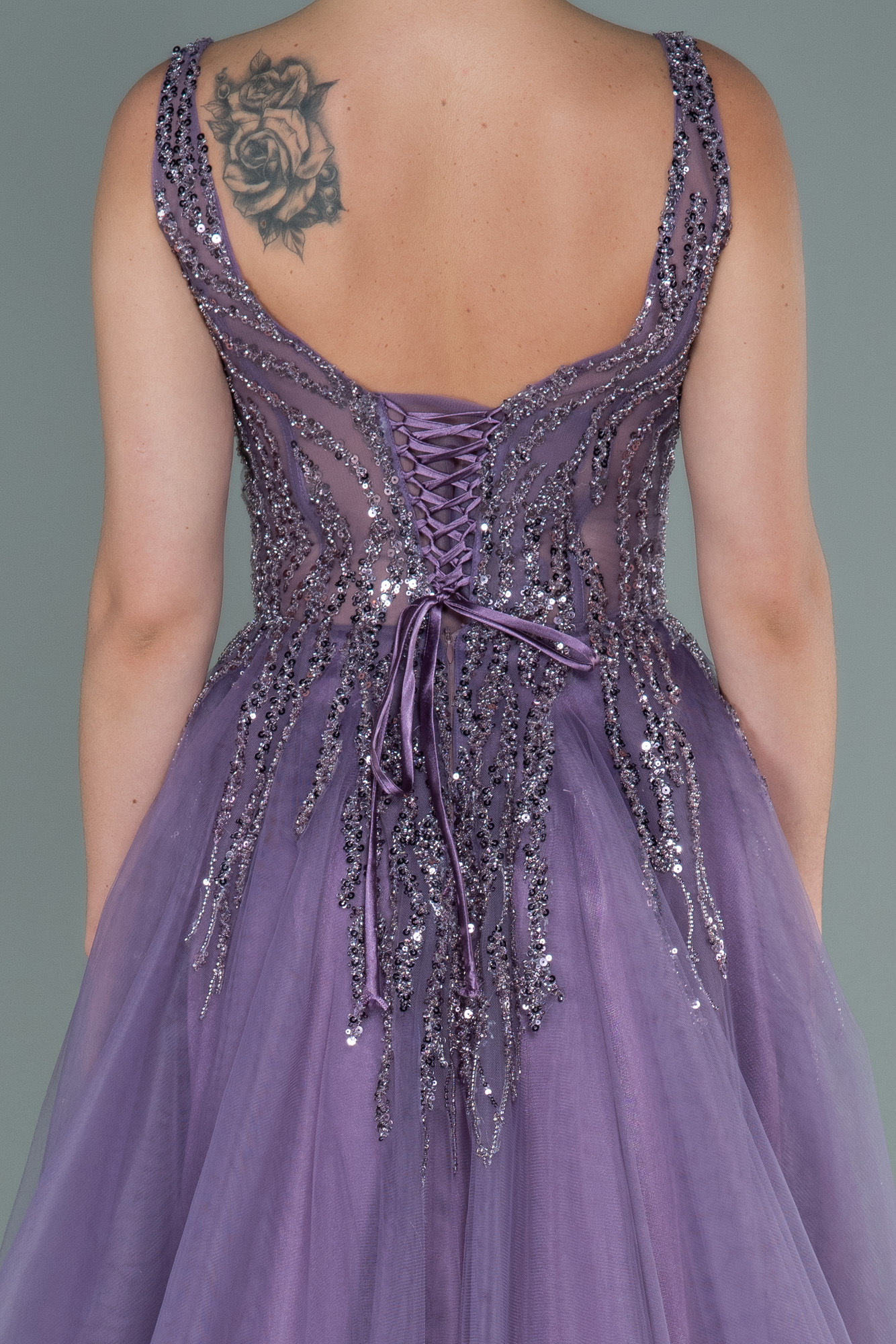 Lavanta Üstü Pullu Kuyruklu Uzun Özel Tasarım Abiye ABU2629 - Görsel 4