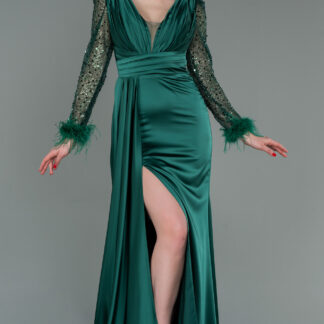 Zümrüt Yeşili Pullu Uzun Kol Yırtmaçlı Saten Abiye ABU3080