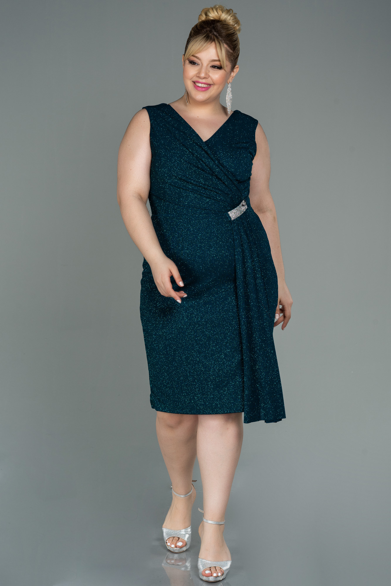 Zümrüt Yeşili Kolsuz V Yaka Simli Midi Büyük Beden Abiye ABK1752