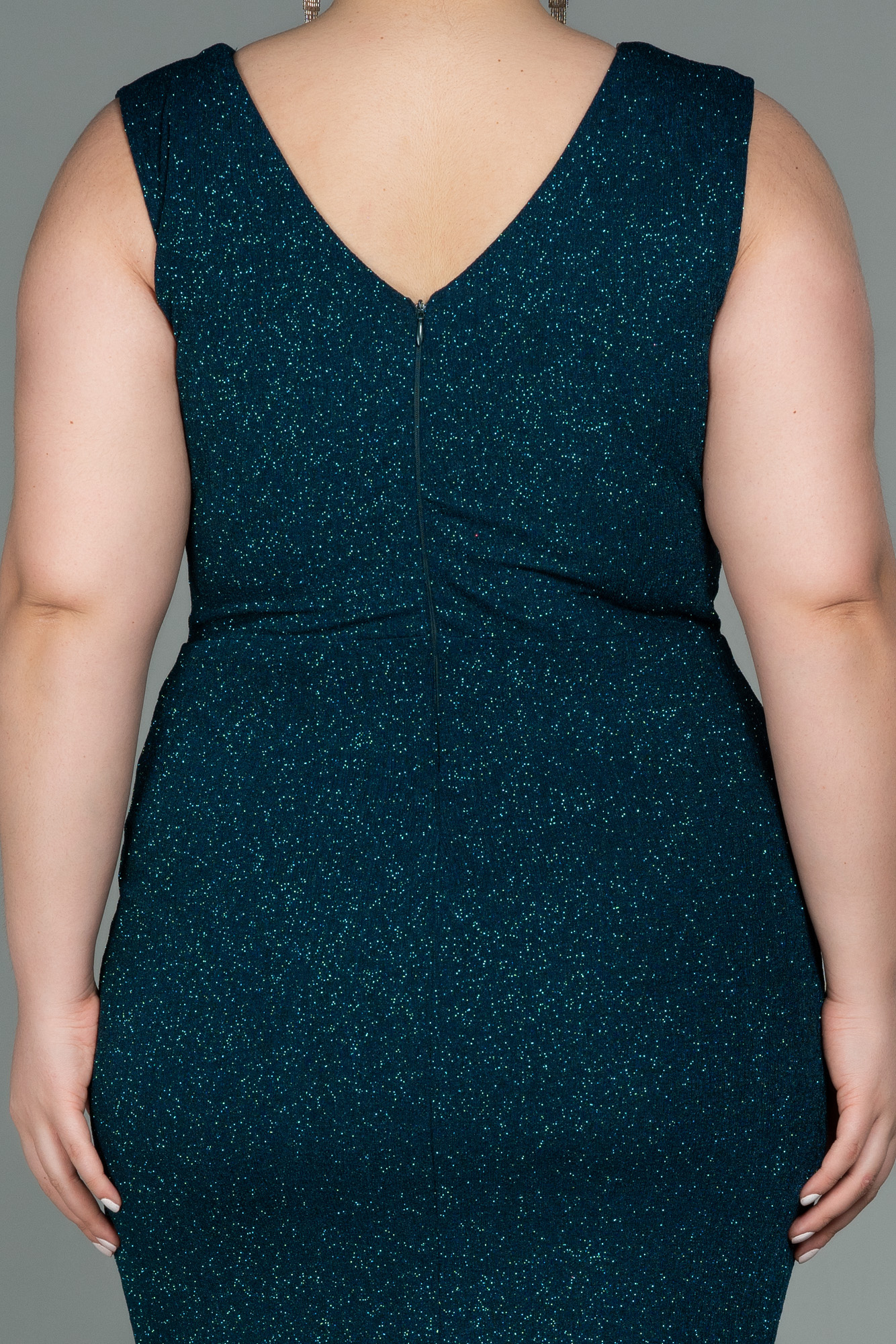 Zümrüt Yeşili Kolsuz V Yaka Simli Midi Büyük Beden Abiye ABK1752 - Görsel 4