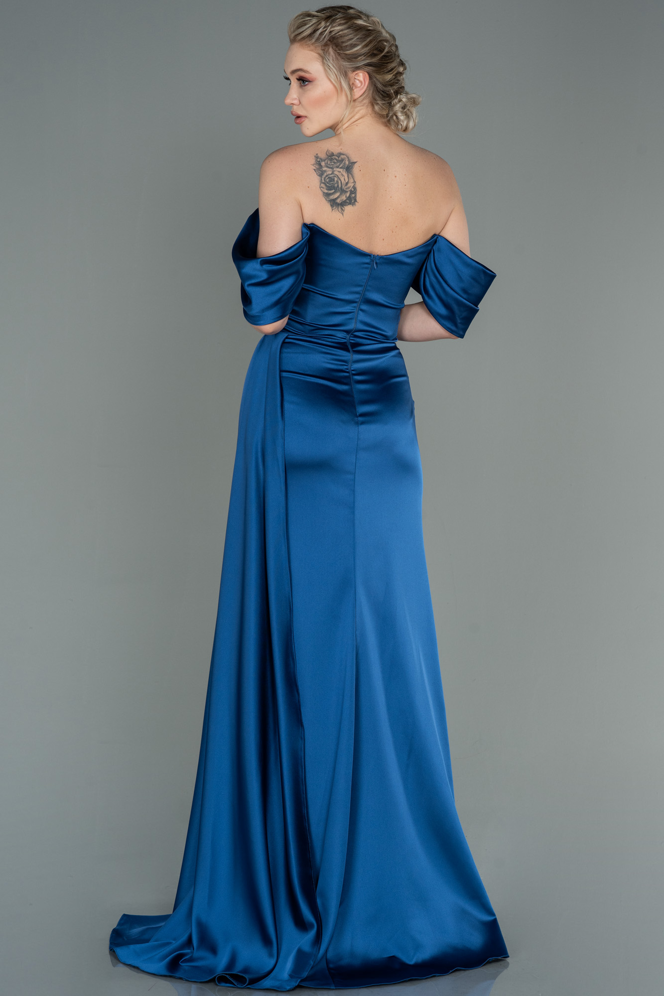 İndigo Kayık Yaka Yırtmaçlı Uzun Saten Abiye ABU2661 - Görsel 2