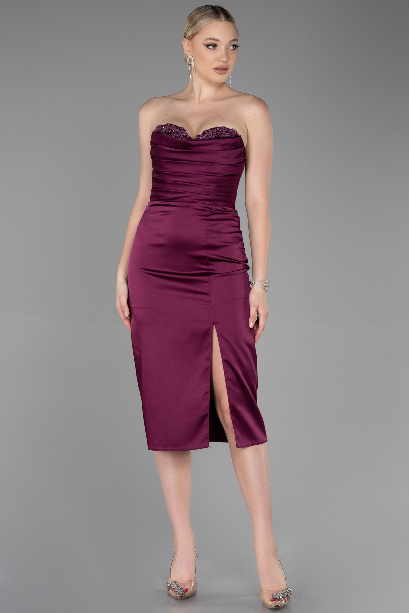 Mürdüm Taşlı Straplez Göğüs Drapeli Midi Saten Abiye ABK1845