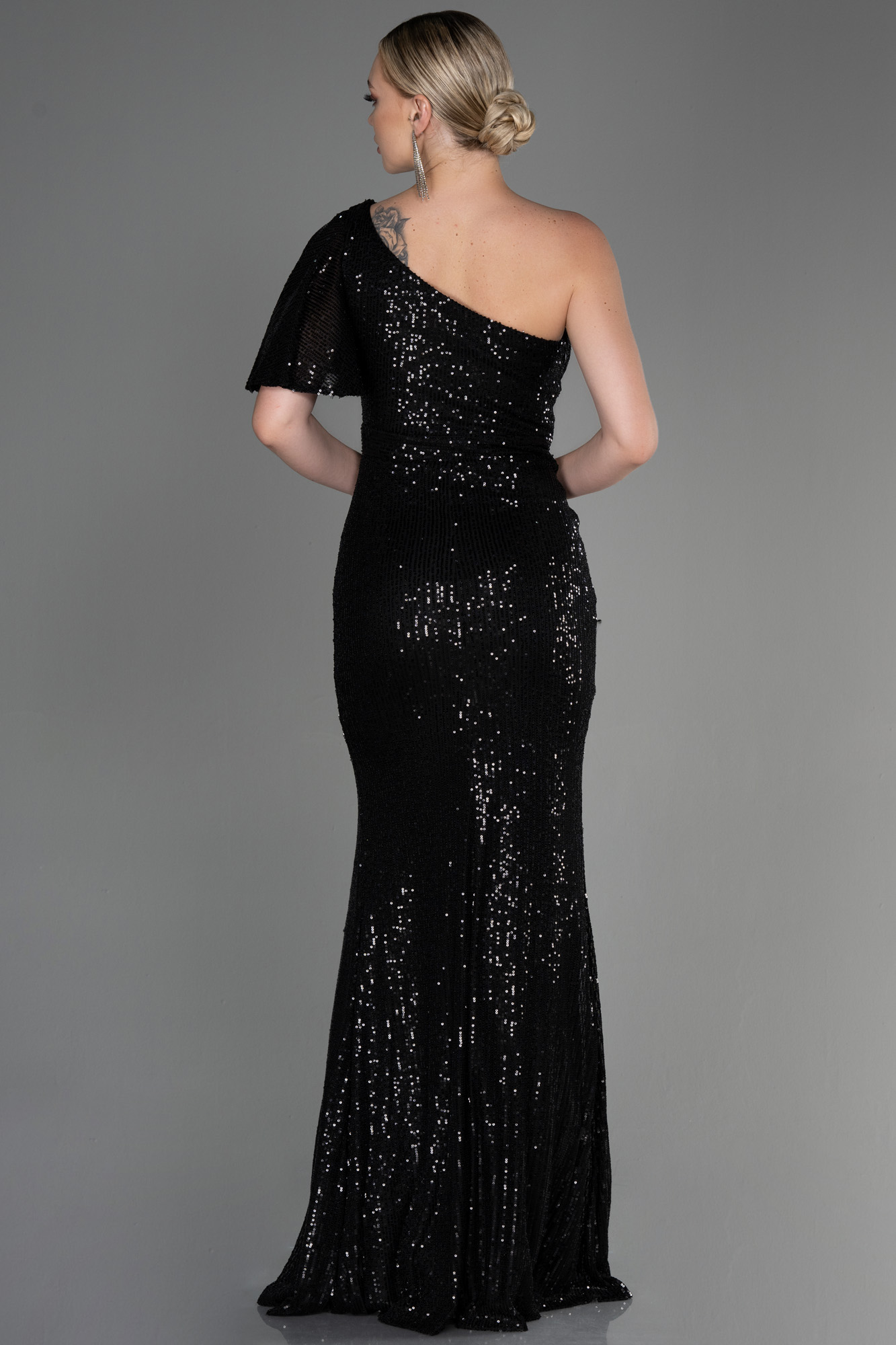 Siyah Tek Kol Yırtmaçlı Pul Payet Uzun Abiye ABU1891 - Görsel 2