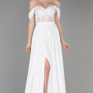 Ekru İşlemeli Kayık Yaka Yırtmaçlı Uzun Şifon Abiye ABU3310