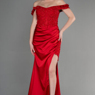 Kırmızı Kayık Yaka Yırtmaçlı Uzun Saten Abiye ABU3384