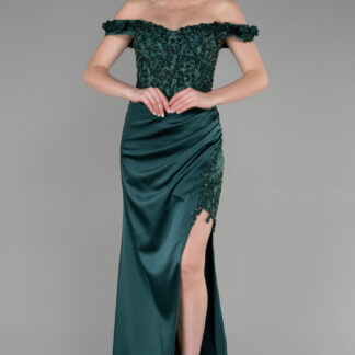 Zümrüt Yeşili Kayık Yaka Yırtmaçlı Uzun Saten Abiye ABU3384