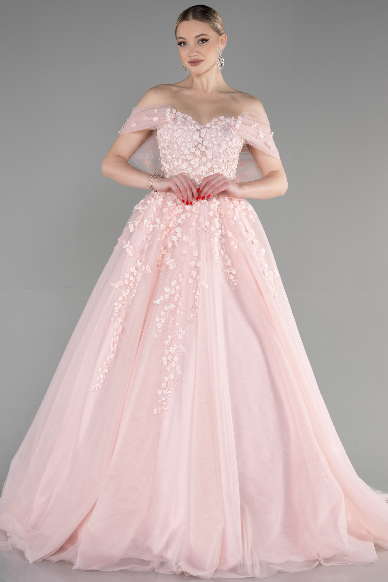 Pudra Kayık Yaka Üç Boyutlu Uzun Özel Tasarım Abiye ABU3600