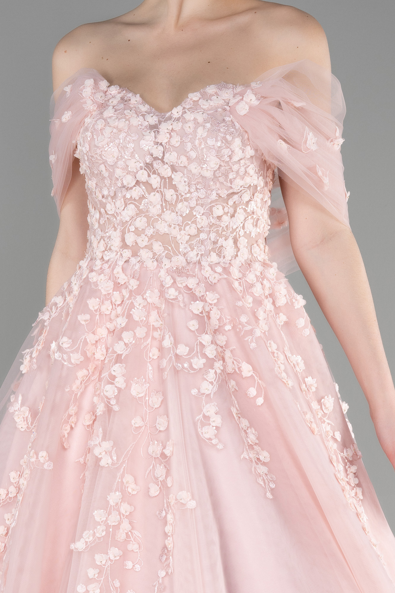 Pudra Kayık Yaka Üç Boyutlu Uzun Özel Tasarım Abiye ABU3600 - Görsel 3