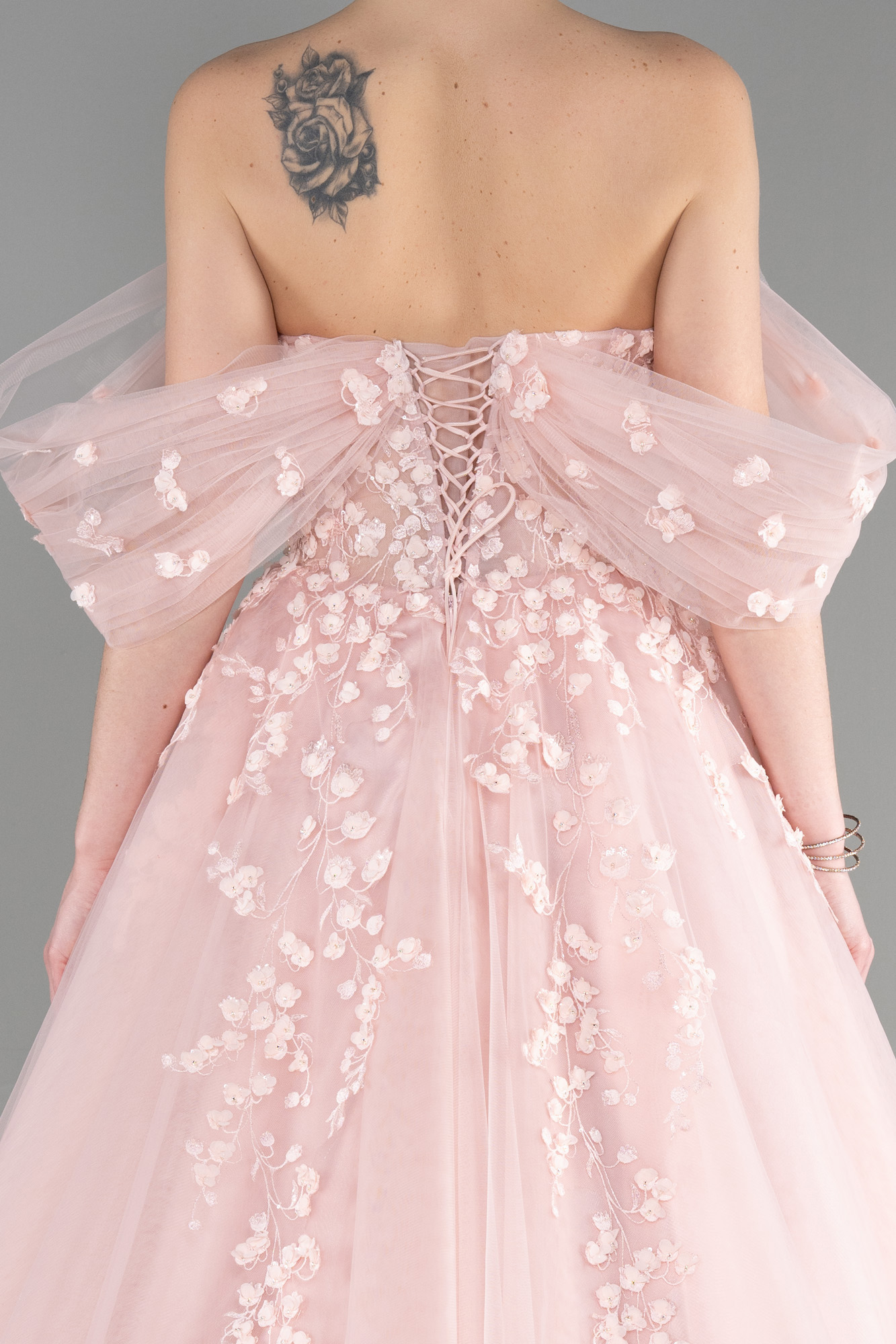 Pudra Kayık Yaka Üç Boyutlu Uzun Özel Tasarım Abiye ABU3600 - Görsel 4