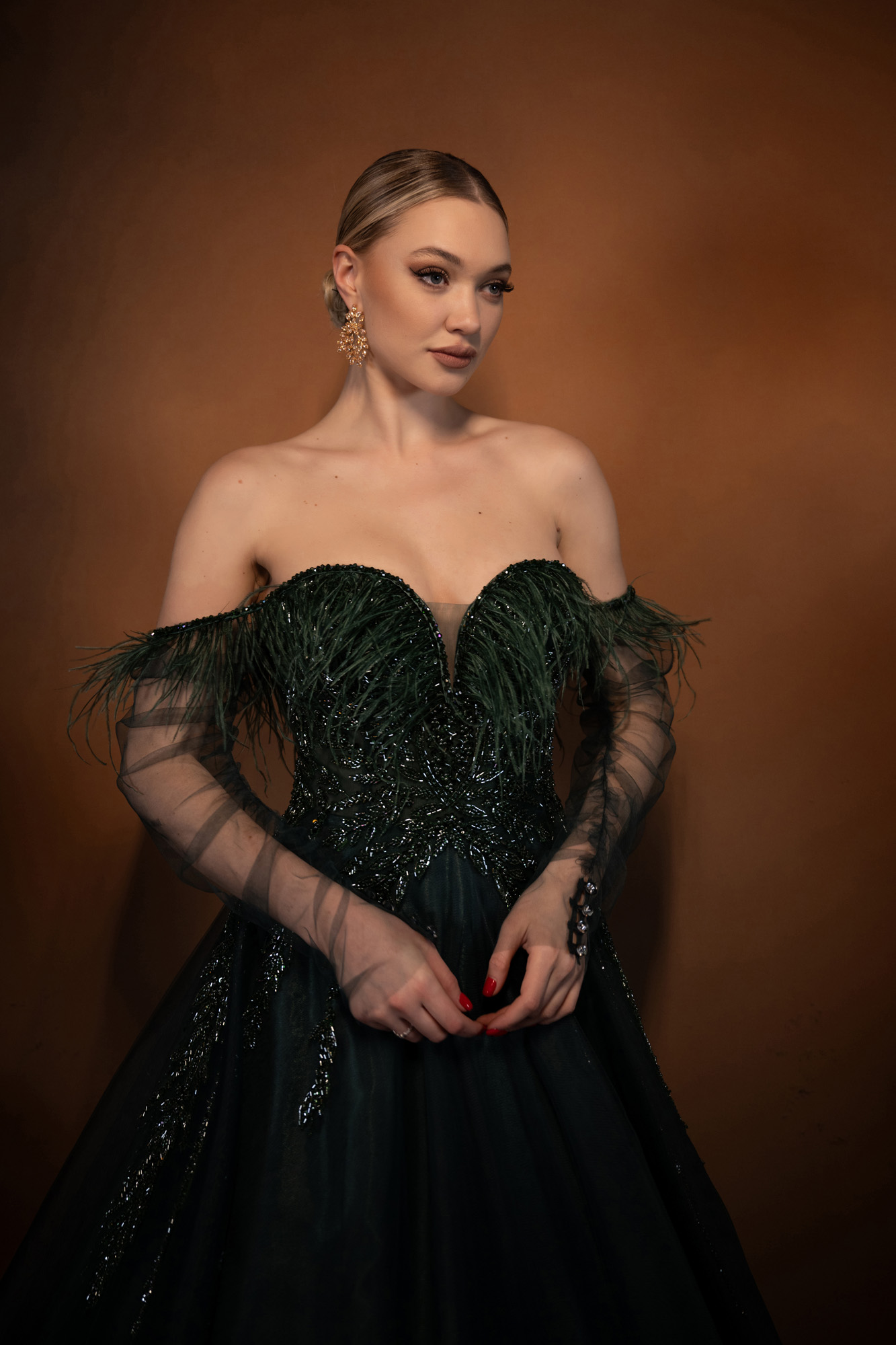 Zümrüt Yeşili Üstü İşlemeli Uzun Özel Tasarım Abiye ABU3593