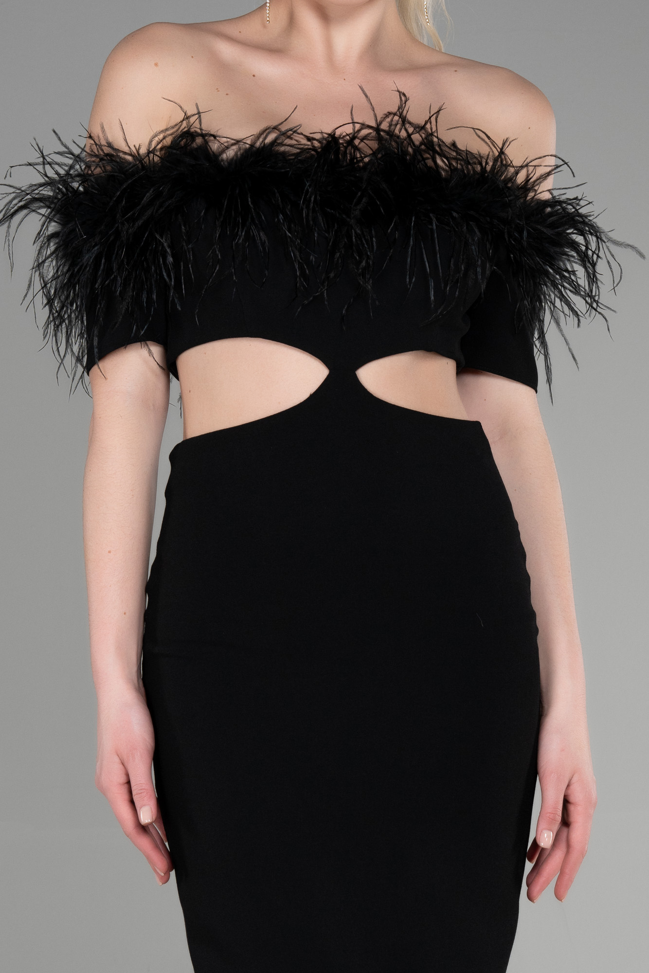 Siyah Kayık Yaka Cut Out Detay Abiye Elbise ABU3602 - Görsel 3