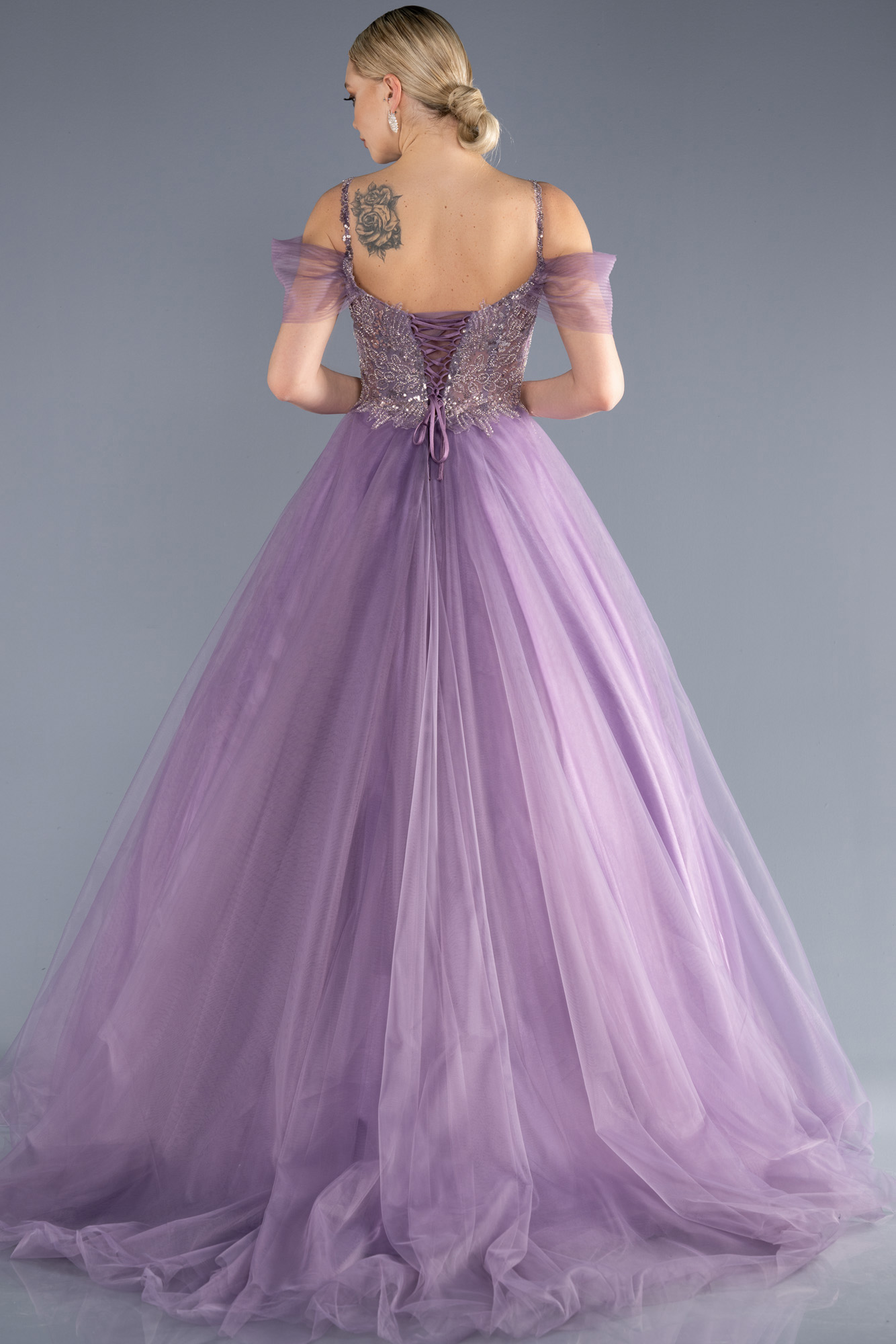 Lavanta Üstü İşlemeli Uzun Özel Tasarım Nişan Elbisesi ABU3663 - Görsel 2