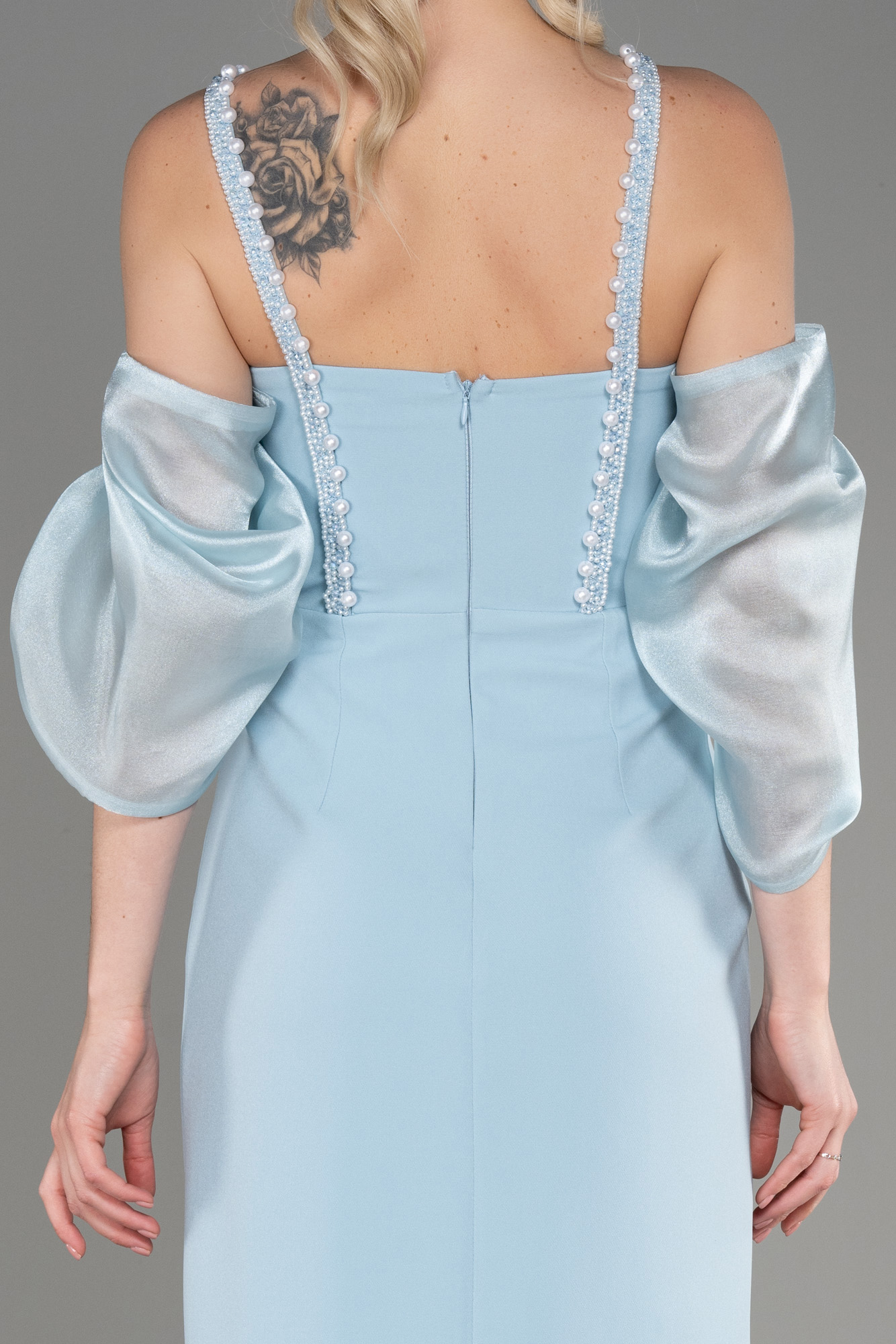 Buz Mavisi Askılı Kol Aksesuarlı Yırtmaçlı Uzun Abiye ABU2911 - Görsel 4