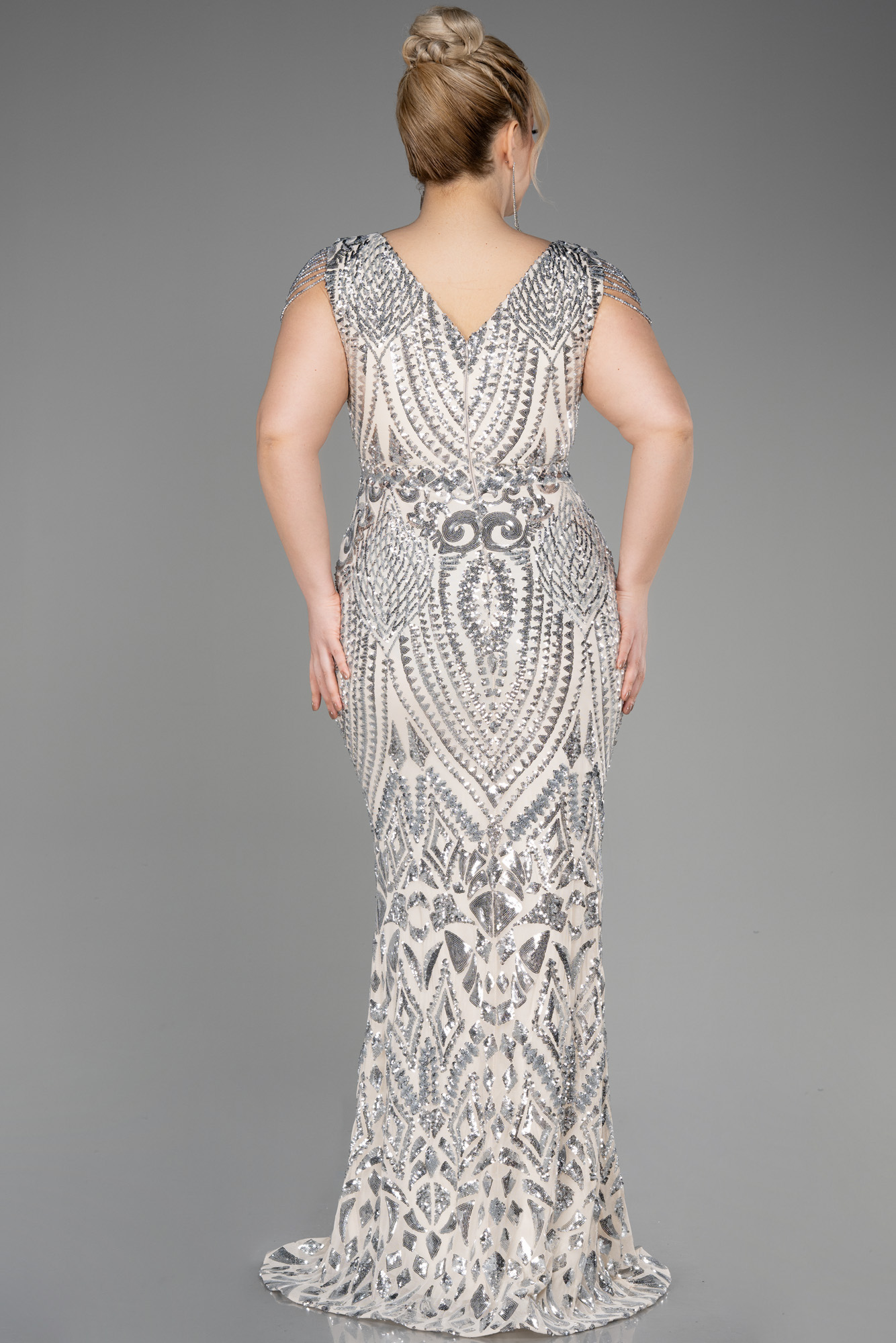 Vizon V Yaka Uzun Pullu Büyük Beden Abiye Elbise ABU3845 - Görsel 2