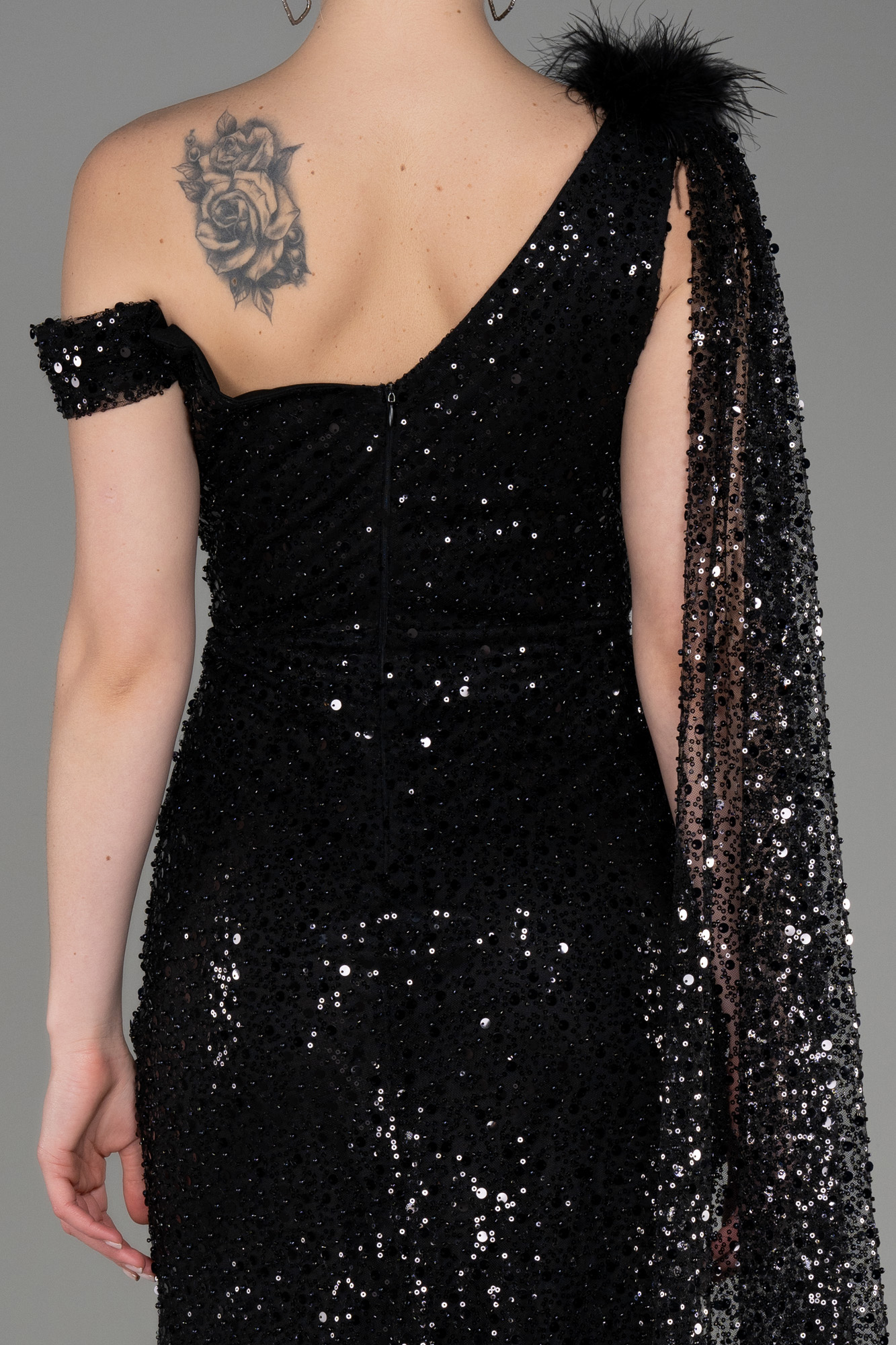 Siyah Şallı Tek Omuz Yırtmaçlı Pullu Nişan Elbisesi ABU3857 - Görsel 4