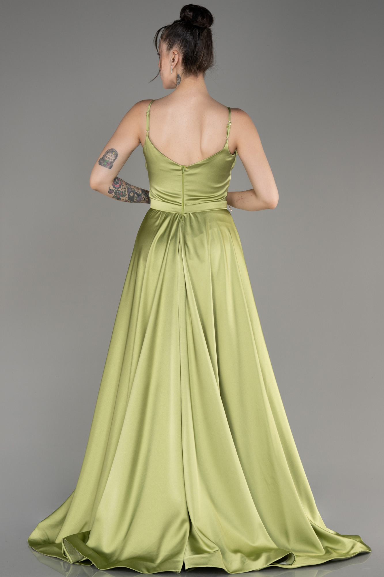 Fıstık Yeşili Uzun İp Askılı Saten Abiye Elbise ABU1601 - Görsel 2