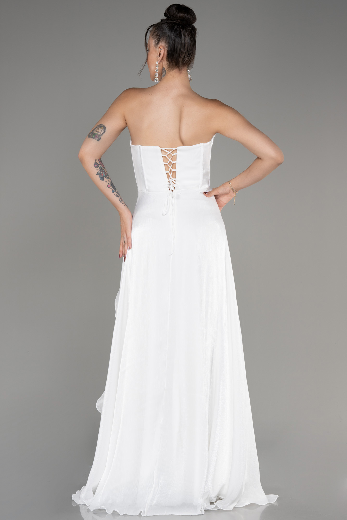 Ekru Straplez Yırtmaçlı Uzun Şifon Mezuniyet Elbisesi ABU4220 - Görsel 2