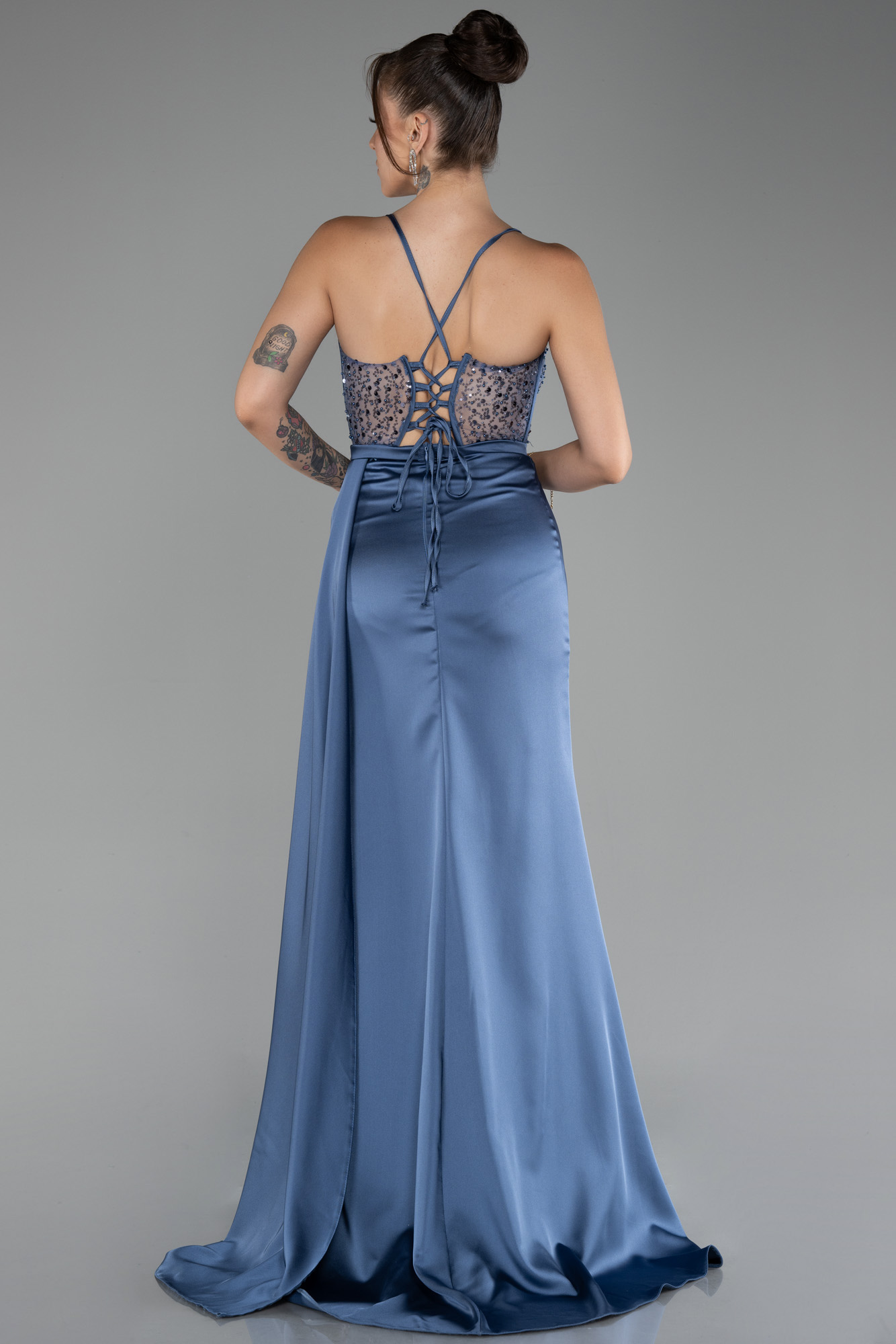 İndigo Üstü Pullu Balenli Yırtmaçlı Uzun Saten Abiye ABU4090 - Görsel 2