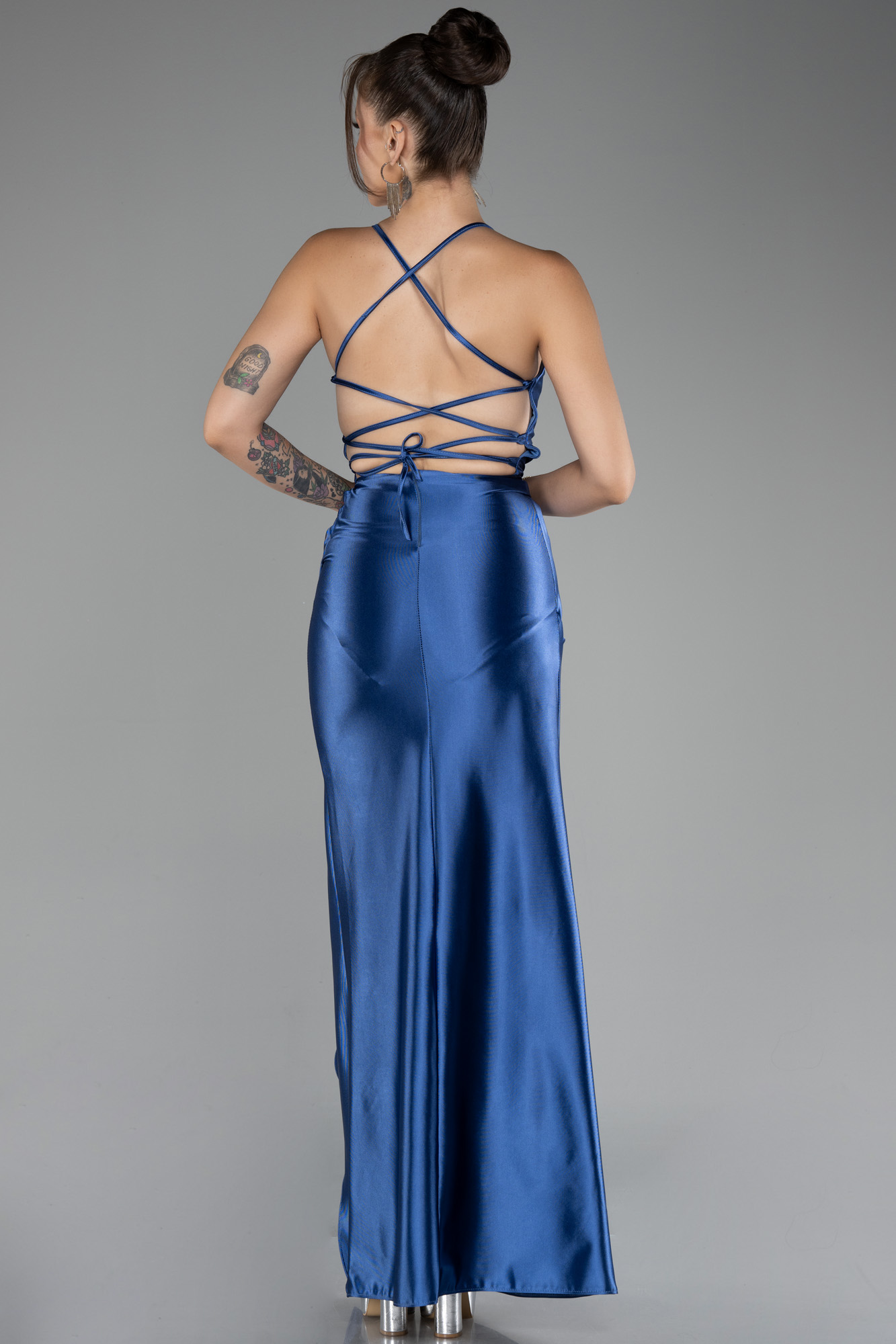 İndigo Sırt Dekolteli Yırtmaçlı Uzun Saten Abiye ABU2800 - Görsel 2