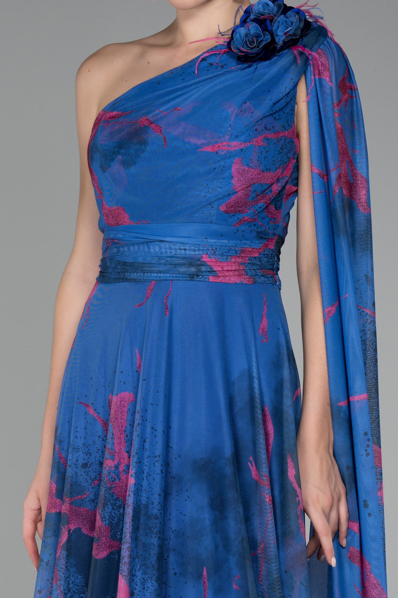 Saks Mavi Şallı Tek Omuz Empirme Uzun Mezuniyet Elbisesi ABU3773 - Görsel 3