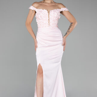 Pudra Çiçekli Kayık Yaka Yırtmaçlı Uzun Saten Abiye ABU4264