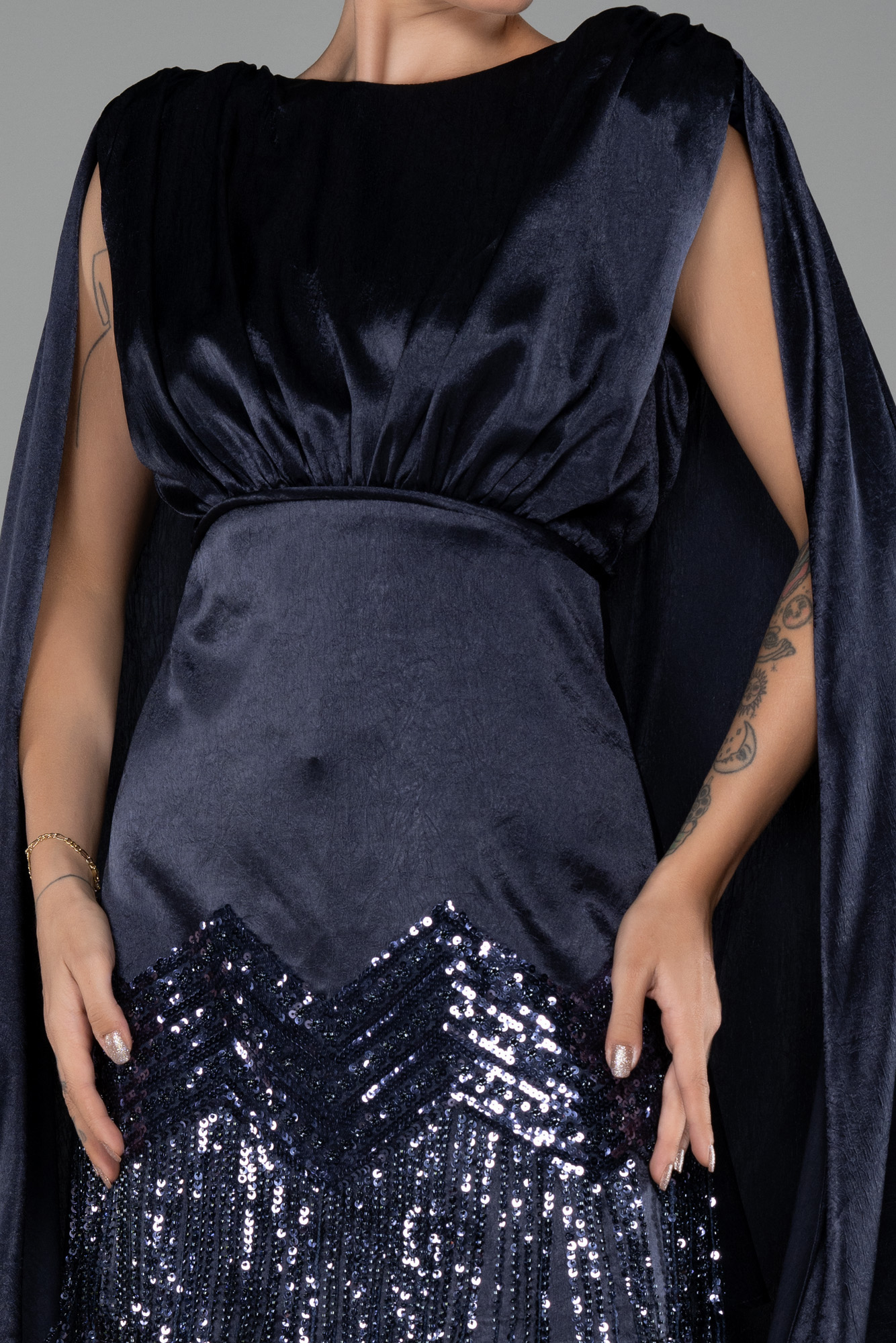 Lacivert Eteği Püsküllü Pelerin Kol Kısa Davet Elbisesi ABK2152 - Görsel 3