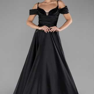 Siyah Göğsü Taşlı Uzun Saten Abiye Elbise ABU3678