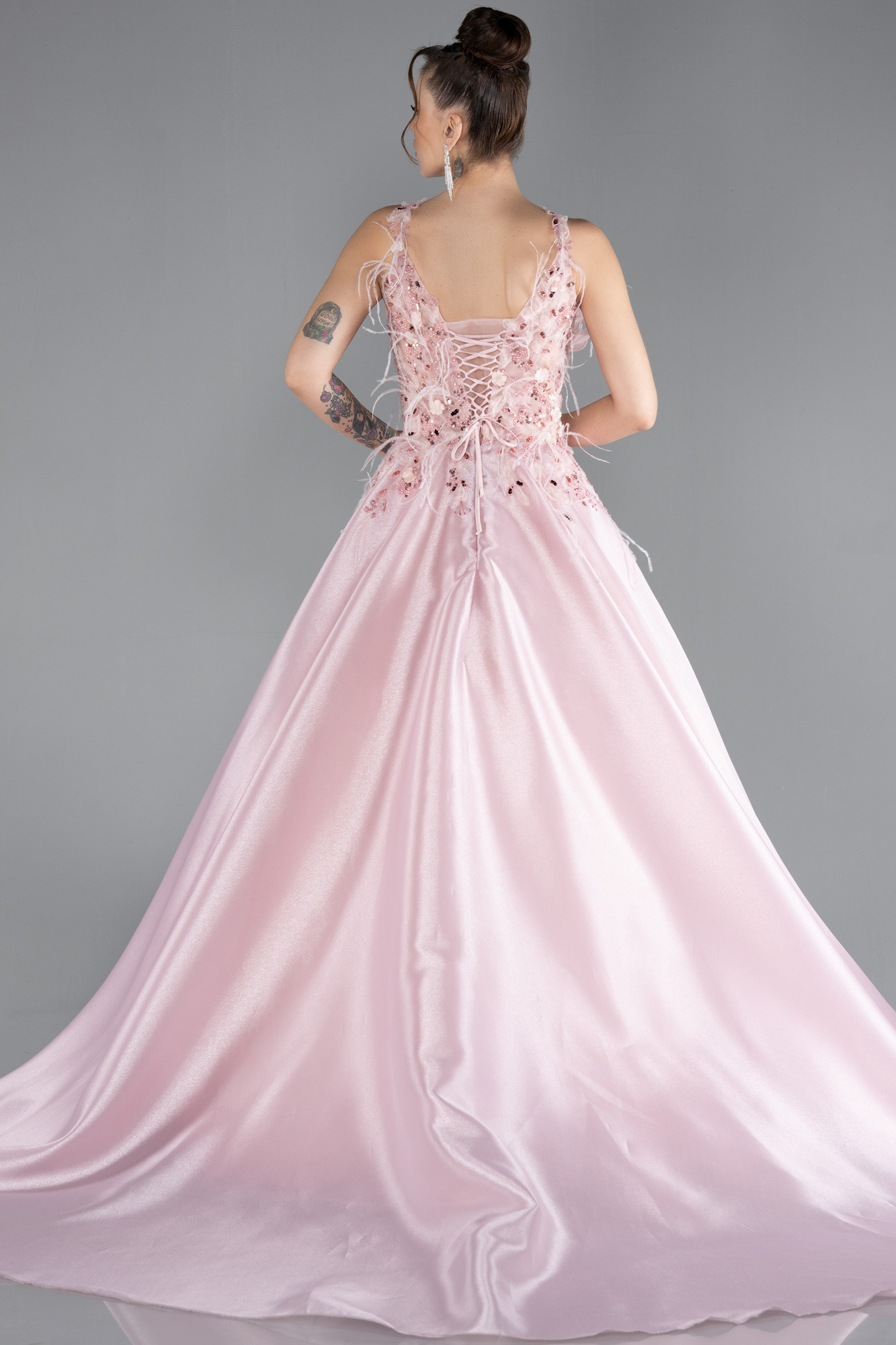 Pudra Askılı Boncuk İşlemeli Uzun Özel Tasarım Nişan Elbisesi ABU4441 - Görsel 2