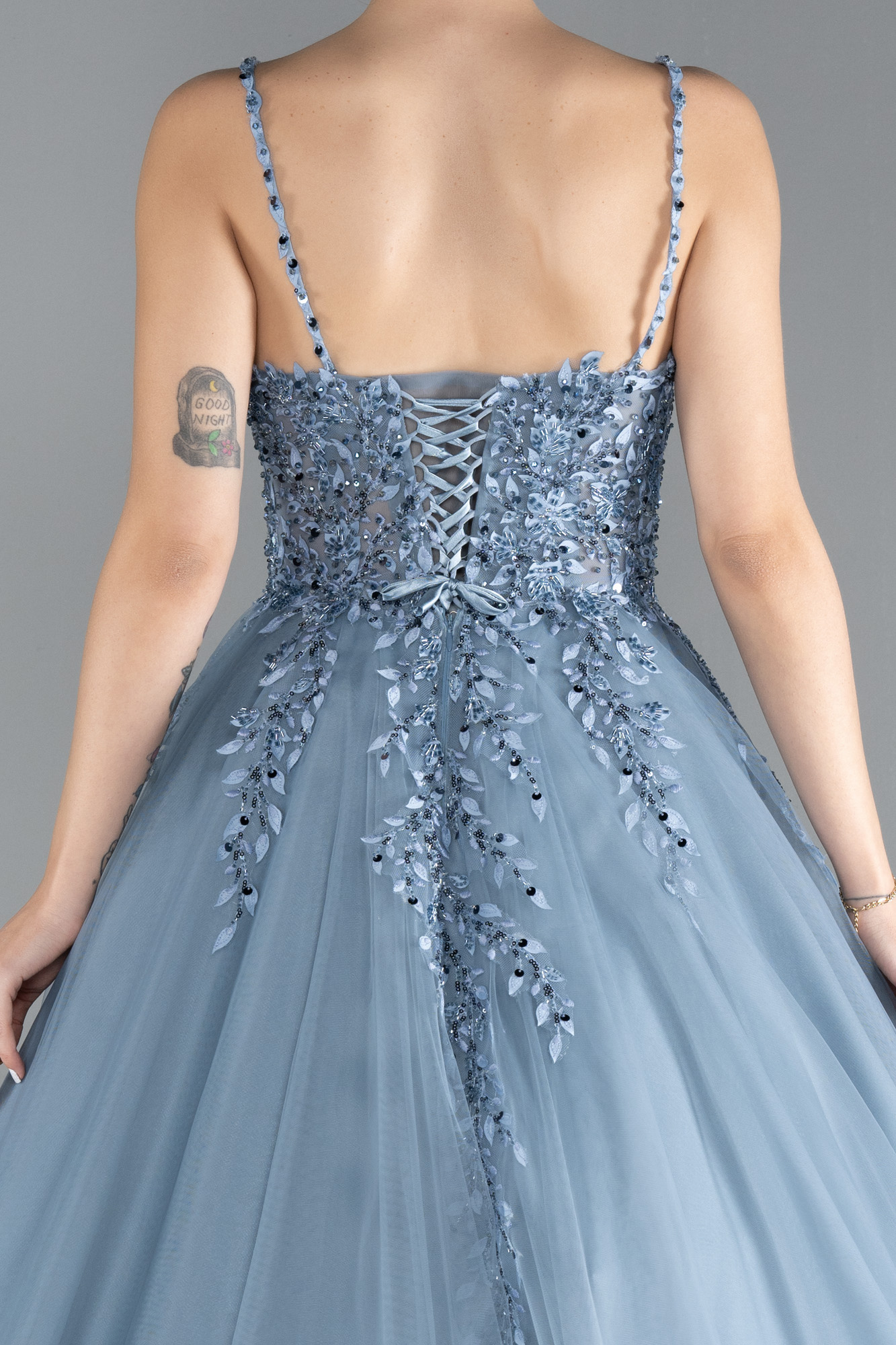 Gri-İndigo Taş İşlemeli Uzun Özel Tasarım Nişan Elbisesi ABU4486 - Görsel 4