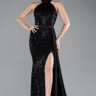 Siyah Halter Yaka Yırtmaçlı Uzun Pullu Abiye Elbise ABU3888