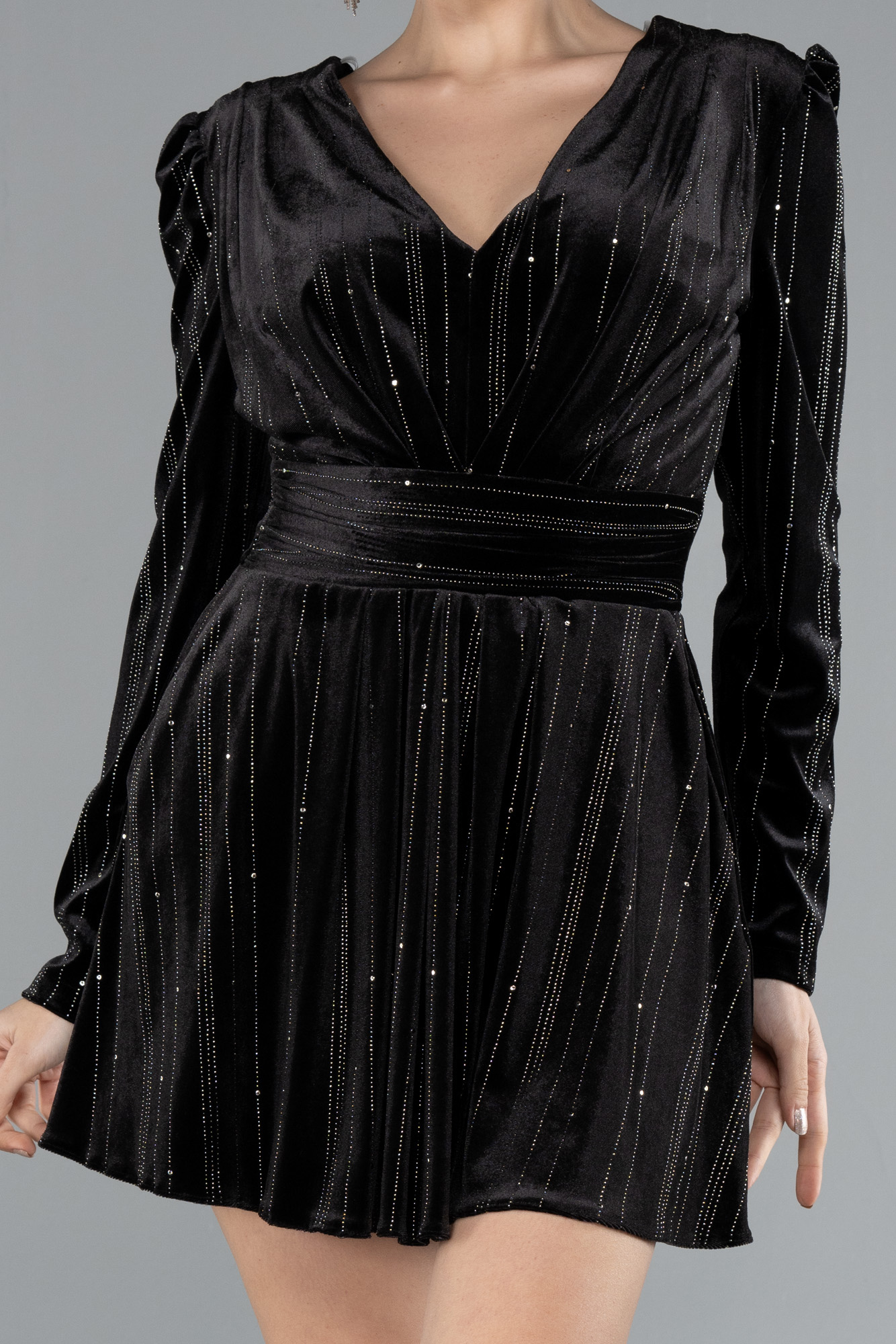 Siyah Uzun Kol Şort Etekli Mini Kadife Gece Elbisesi ABK2184 - Görsel 4