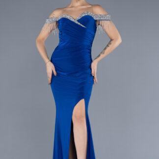 Saks Mavi Taşlı Kayık Yaka Yırtmaçlı Uzun Abiye Elbise ABU4553