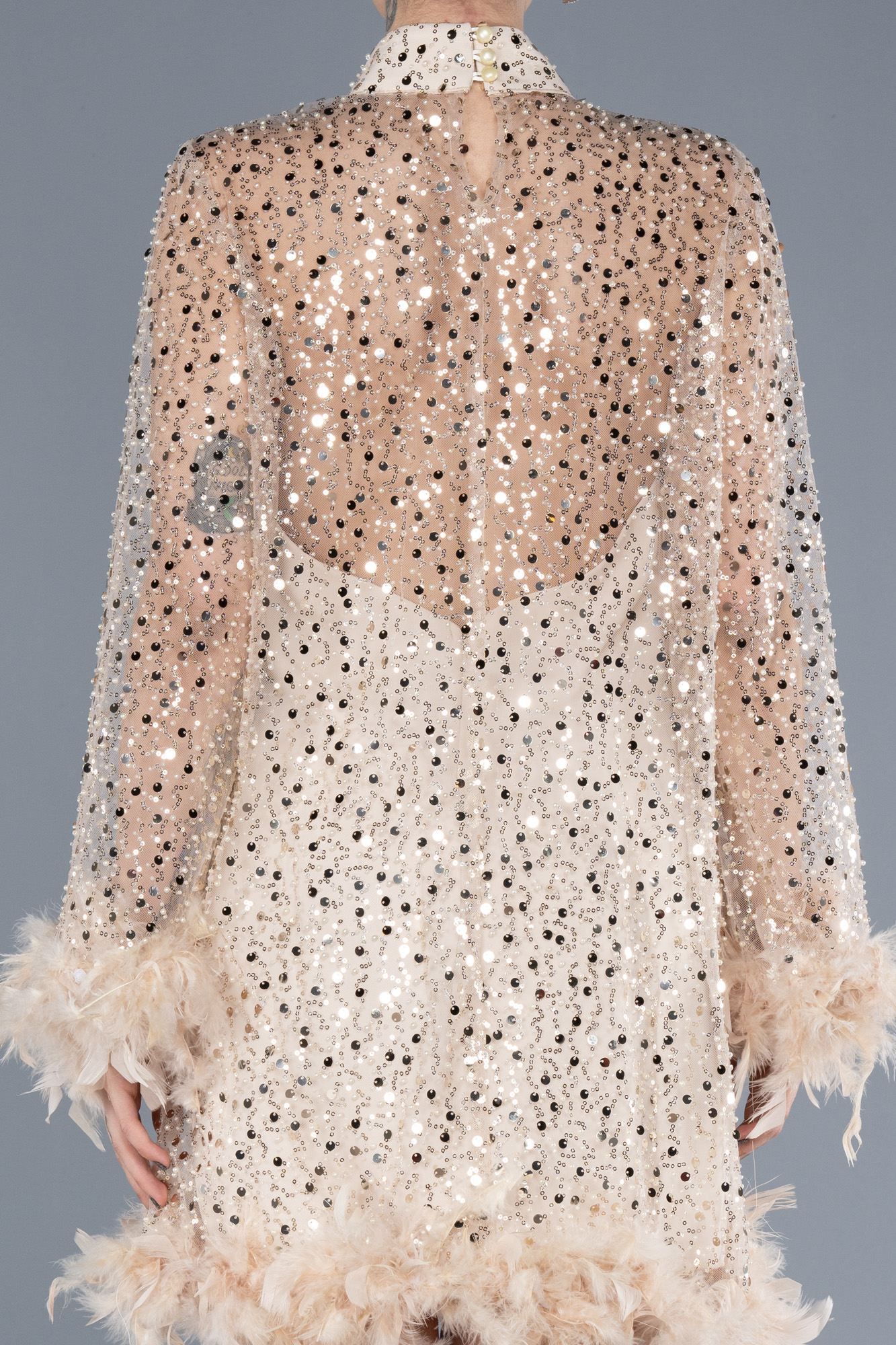 Gold Halter Yaka Otrişli Uzun Kol Kısa Pullu Davet Elbisesi ABK2202 - Görsel 4