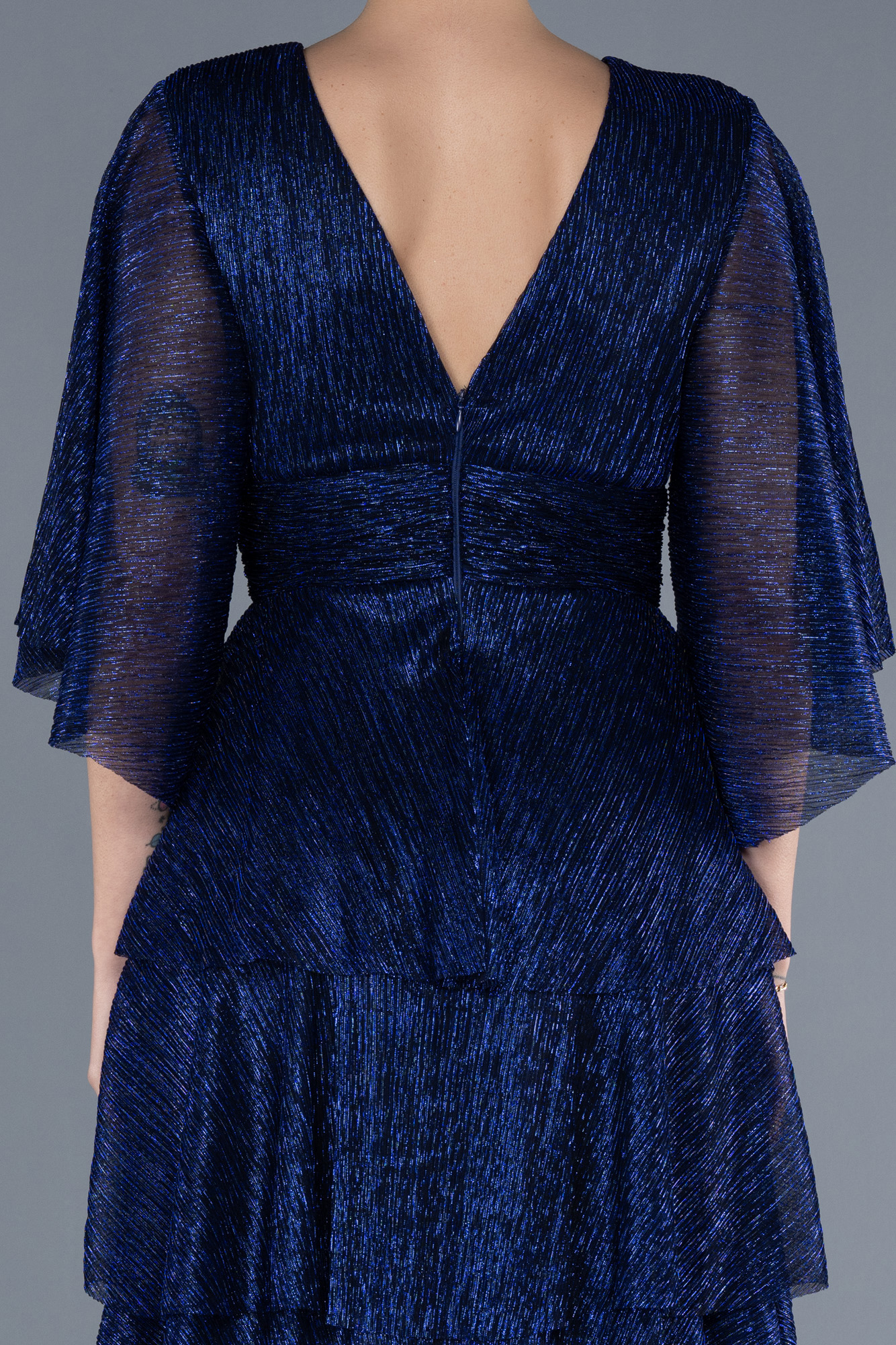 Saks Mavi Kısa Kol Eteği Katlı Uzun Simli Abiye ABU4552 - Görsel 4