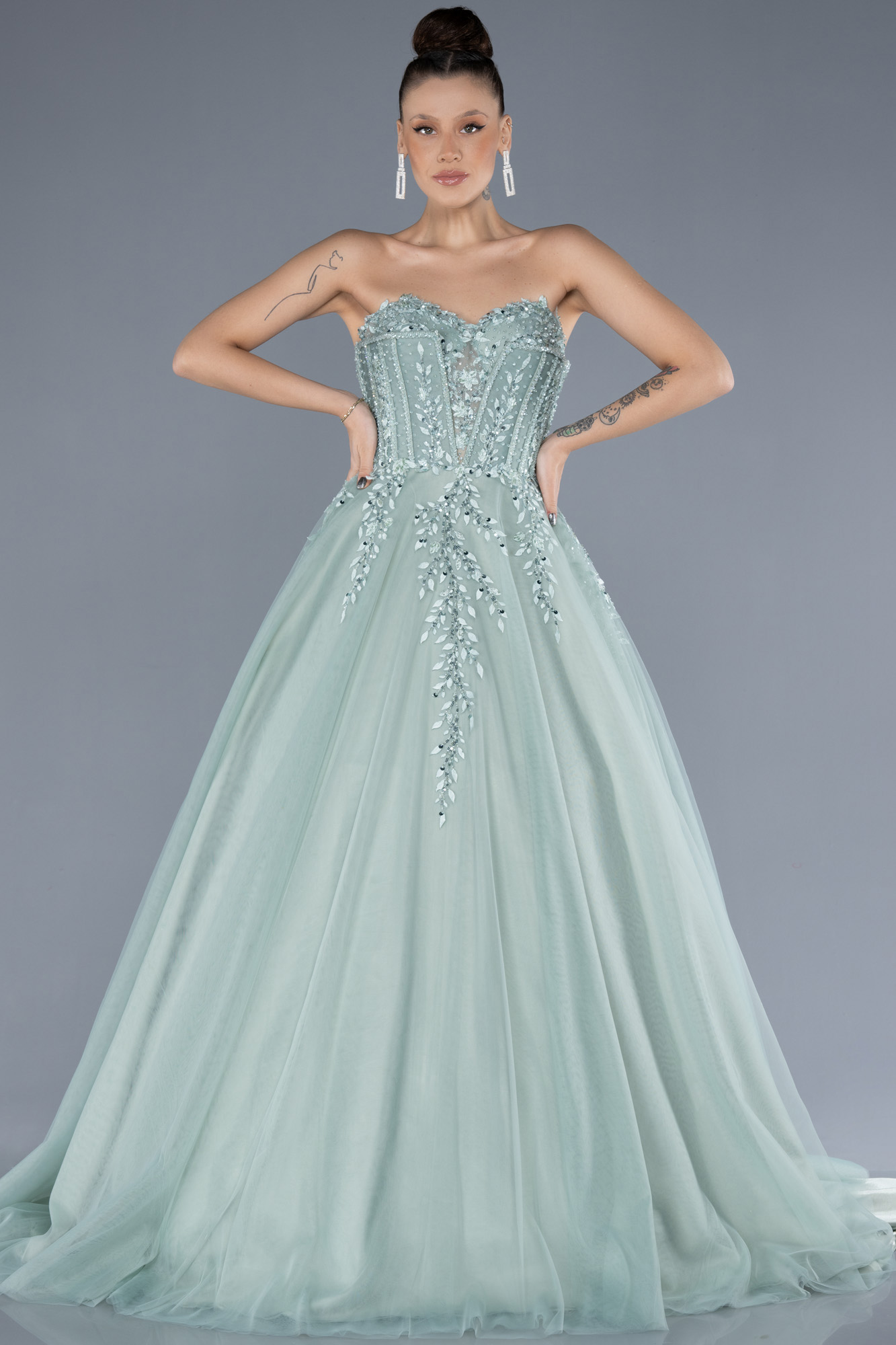 Mint Taşlı Straplez Uzun Prenses Nişan Elbisesi ABU4550