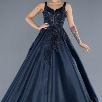 Lacivert Üstü Taş İşlemeli Uzun Nişan Elbisesi ABU4551