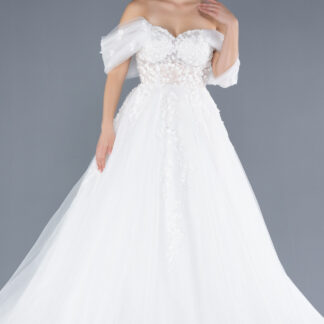 Ekru Kayık Yaka Üstü Çiçek İşlemeli Uzun Simli Gelinlik ABG100