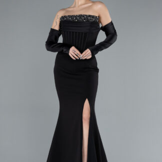 Siyah Taşlı Straplez Yaka Kol Aksesuarlı Uzun Balık Abiye ABU4637