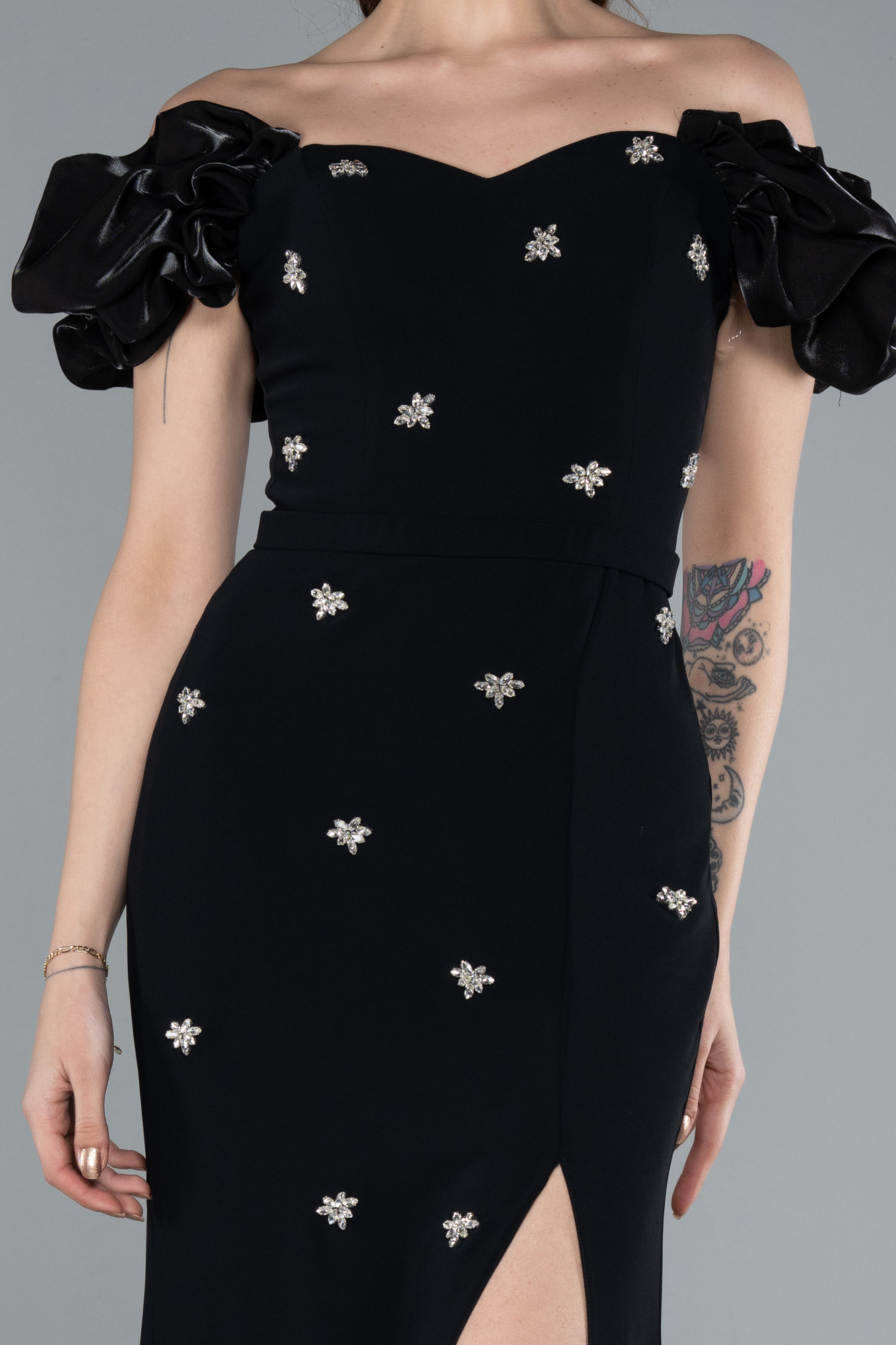 Siyah Kayık Yaka Yırtmaçlı Taş Detay Uzun Abiye ABU4696 - Görsel 3