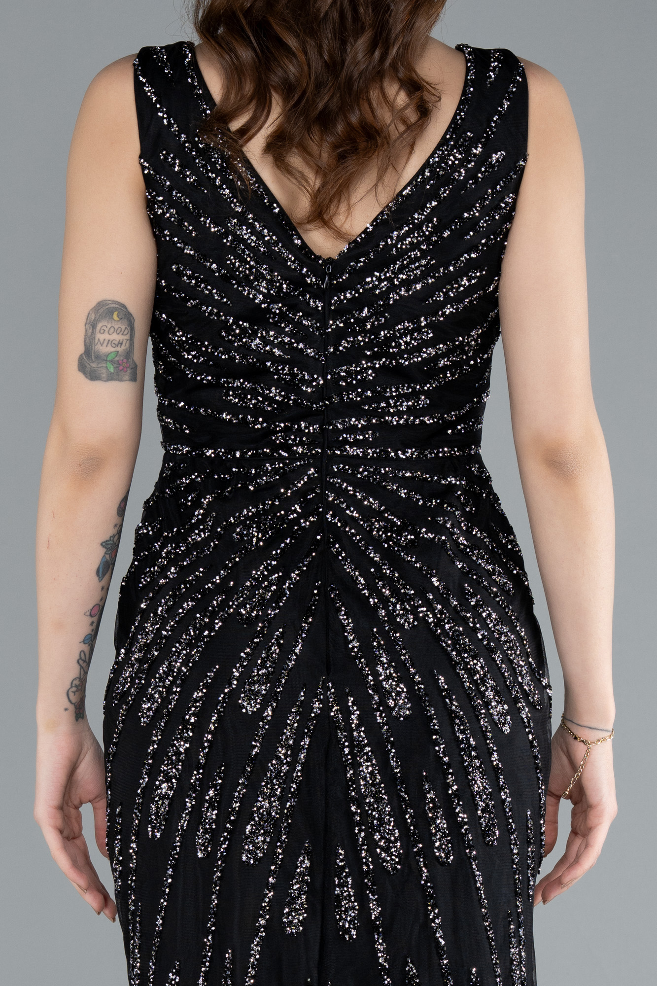 Siyah Kolsuz V Yaka Yırtmaçlı Uzun Taşlı Balık Abiye ABU4714 - Görsel 4