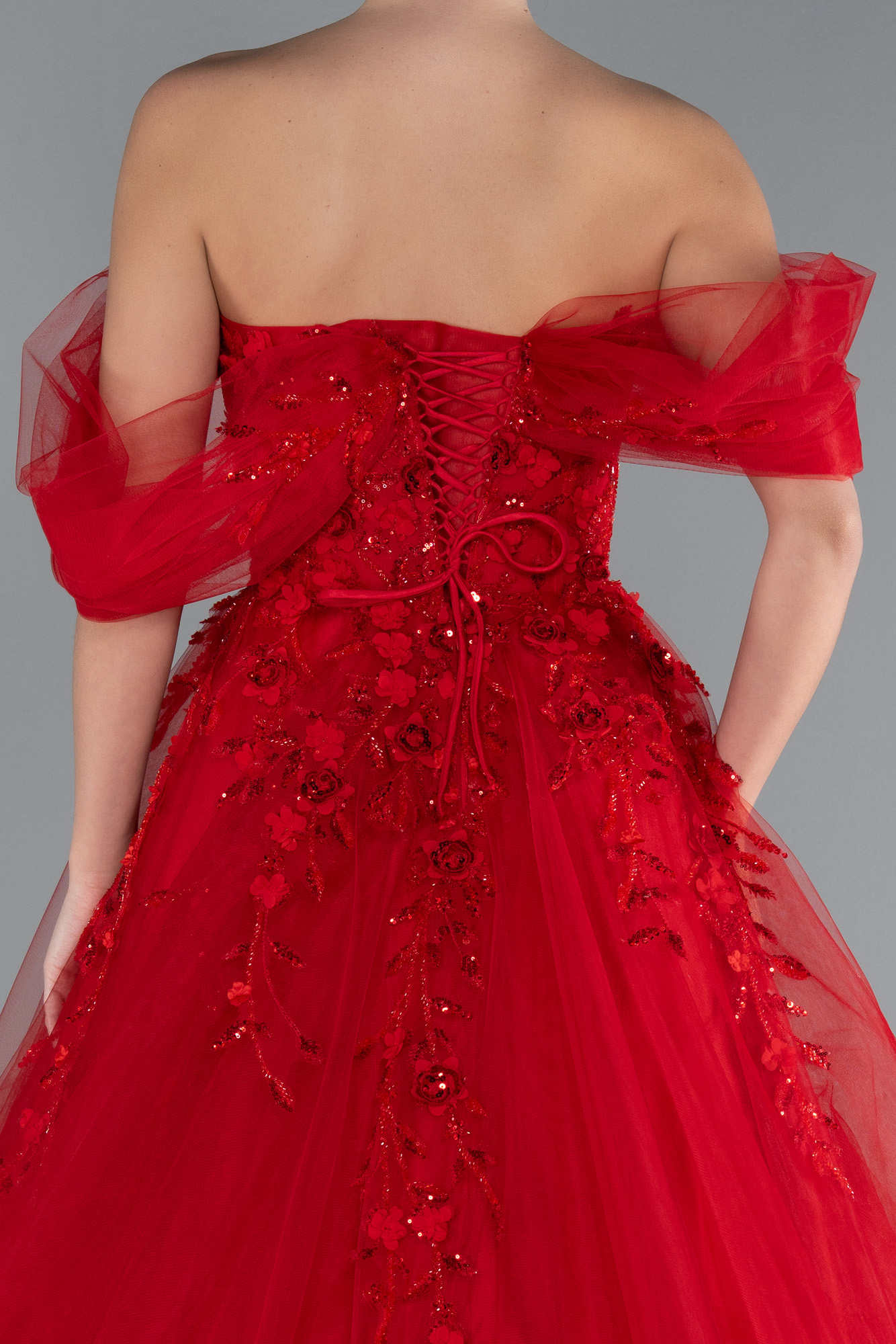 Kırmızı Kayık Yaka Çiçek İşlemeli Uzun Nişan Elbisesi ABU4720 - Görsel 4