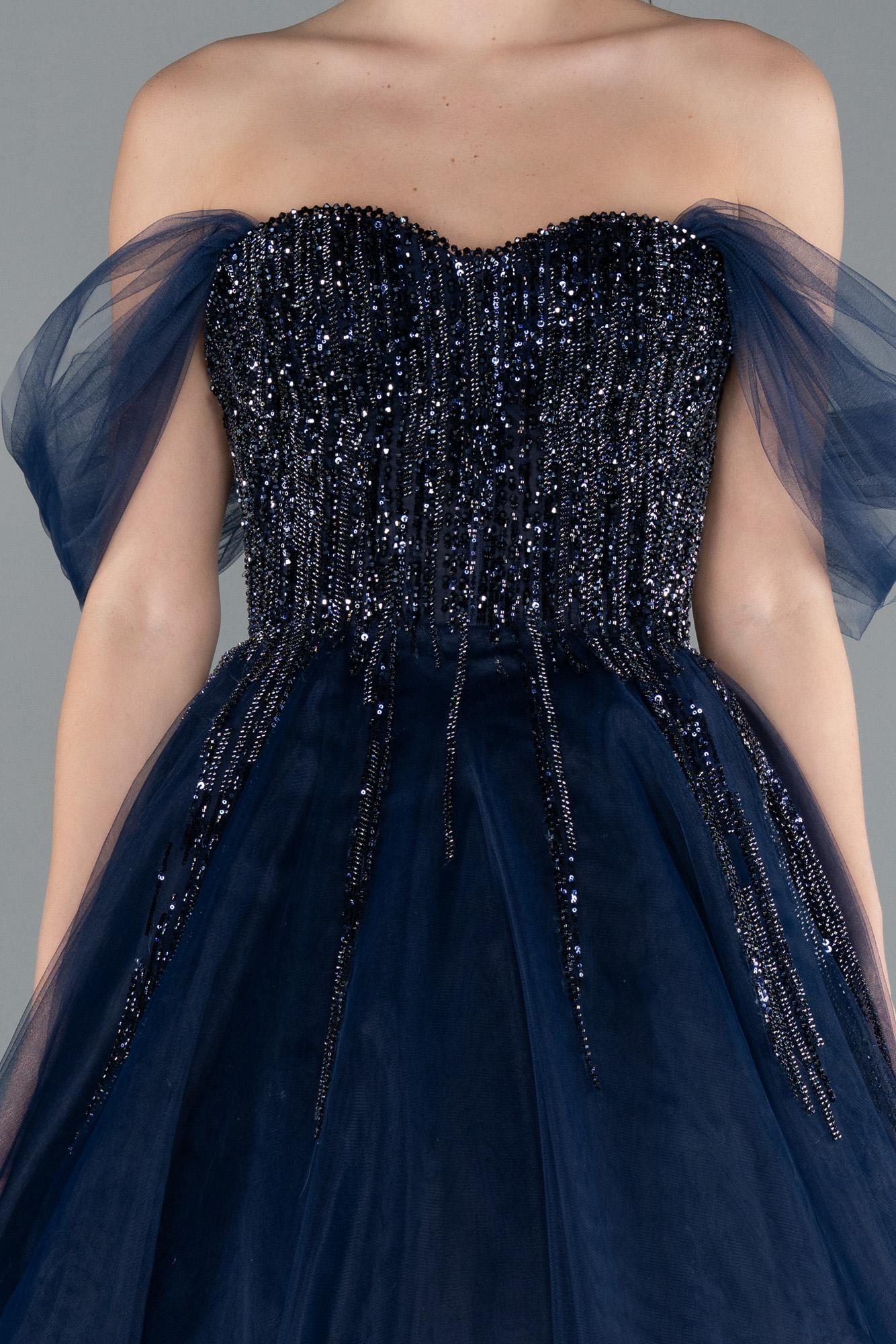 Lacivert Taşlı Kayık Yaka Özel Tasarım Uzun Nişan Elbisesi ABU4762 - Görsel 5
