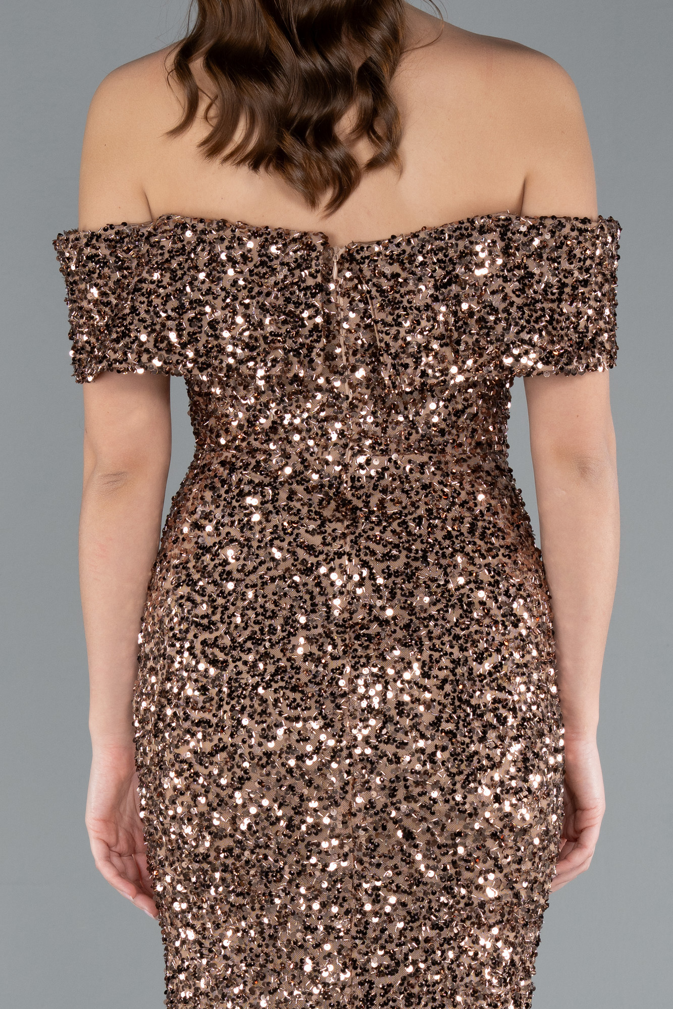 Bakır Kayık Yaka Uzun Pullu Balık Abiye Elbise ABU4778 - Görsel 5