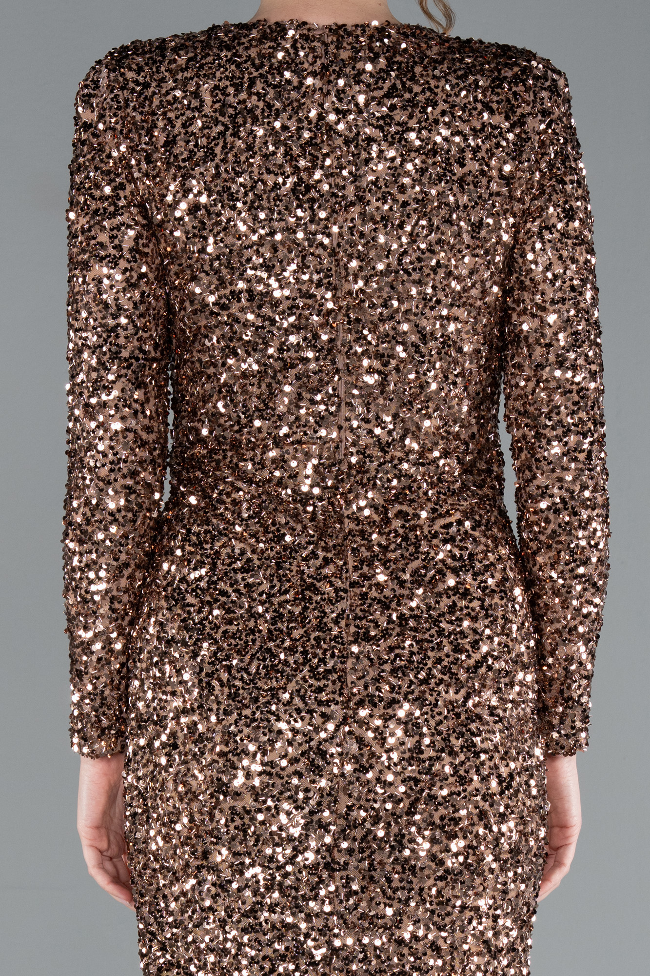 Bakır Uzun Kol V Yaka Yırtmaçlı Pullu Abiye Elbise ABU4763 - Görsel 4