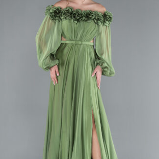 Haki Çiçekli Kayık Yaka Yırtmaçlı Uzun Şifon Abiye ABU4130