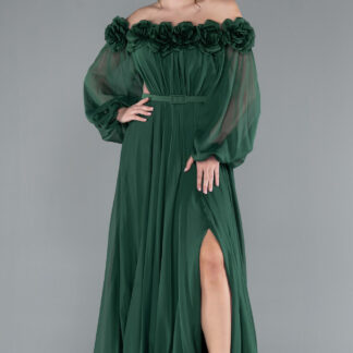 Zümrüt Yeşili Çiçekli Kayık Yaka Yırtmaçlı Uzun Şifon Abiye ABU4130