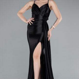 Siyah Bacak Dekolteli Uzun Saten Mezuniyet Elbisesi ABU4814