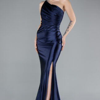 Lacivert Tek Omuz Yırtmaçlı Uzun Saten Mezuniyet Elbisesi ABU5022