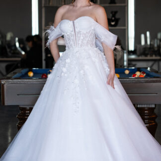 Ekru Otrişli Kayık Yaka İşlemeli Uzun Prenses Gelinlik ABG101